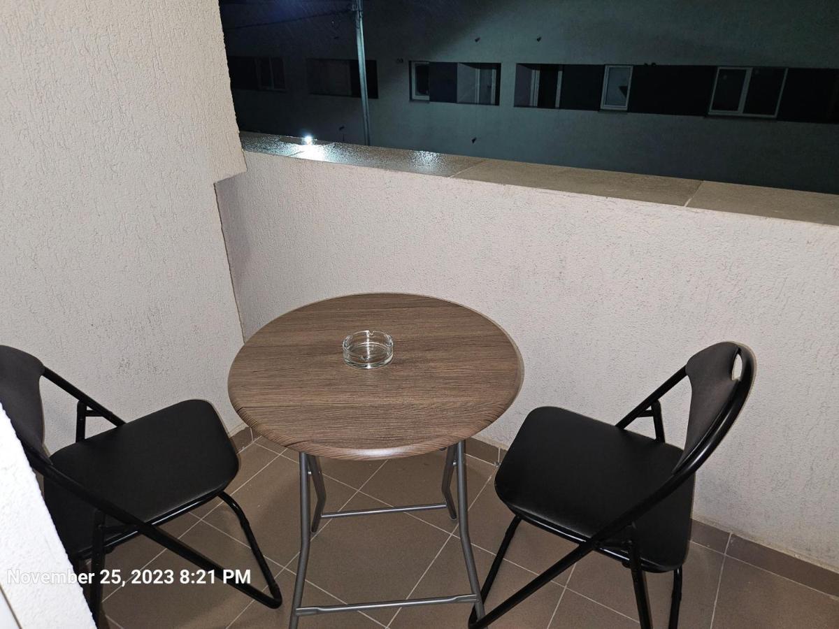 Garsoniera Residence Militari Chiajna Екстериор снимка